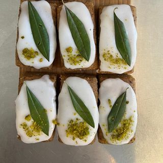 Porción De Lemon Almond