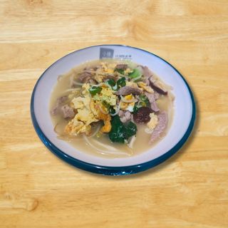 Sopa de Tallarines de la Casa con Carne