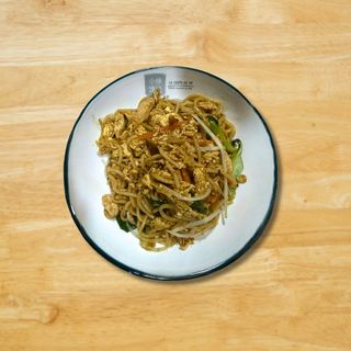 Tallarines Salteados con Pollo