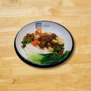 Arroz con ternera estofada en salsa de soja
