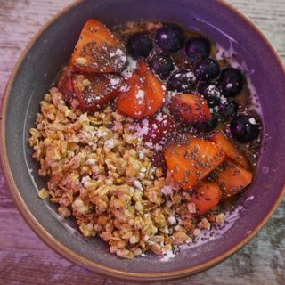 Bowl De Yogur, Frutas Y Granola