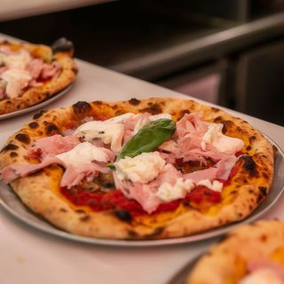 Pizza Búfala & York