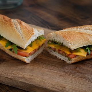 Bocadillo de Cheddar y Pesto
