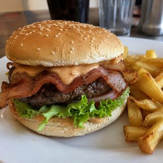 Hamburguesa Clásica + refresco