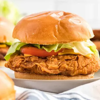 Hamburguesa con pollo crujiente