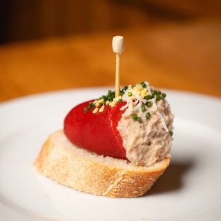 Pimiento del piquillo relleno de atún