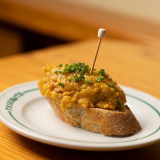 Masa de tortilla con patata y cebolla
