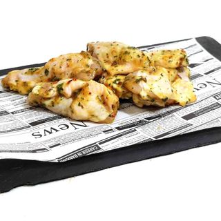 Alas de Pollo al ajillo (KG)