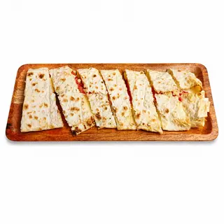 Lavash con mozzarella y tomate