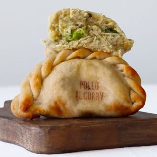 Empanada De Pollo Al Curry