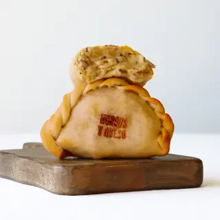 Empanada De Hongos y Queso
