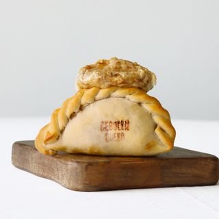 Empanada De Cebolla Y Queso