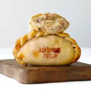 Empanada De Jamón Y Queso
