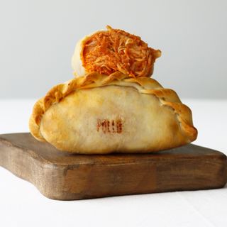 Empanada De Pollo Tradicional