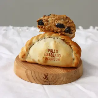 Empanada de Pollo Braseado al Bourbon