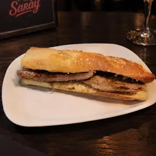Bocadillo De Filete De Ternera
