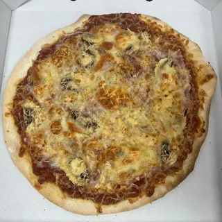 Pizza De Queso Con Jamón Y Champiñones
