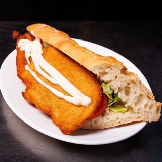 Bocadillo De Pollo Empanado
