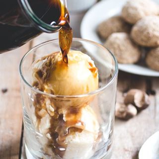 Café con helado de vainilla