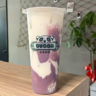 Leche con taro y sémola de tapioca.