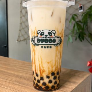 Leche con tapioca de azúcar moreno.