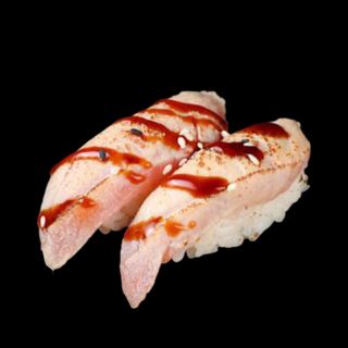 Nigiri de atún flameado