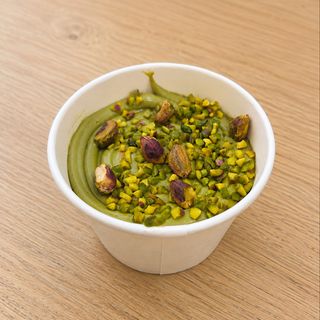 Mousse de Frutos Rojos con Pistacho