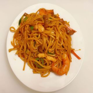 Tallarines Fritos Con Tres Delicias