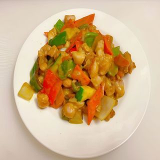 Pollo Salteado Con Salsa Curry