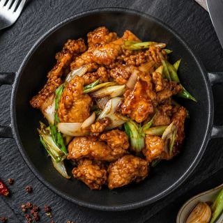 Pollo crujiente al Wok en Salsa "Prik Pao"
