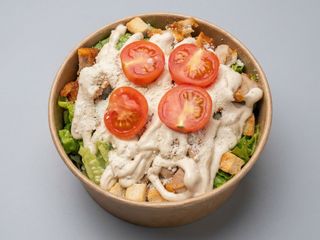 Ensalada cesar "Misska" con Pollo karaage