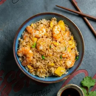 Arroz Salteado Con Gambas Y Piña