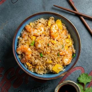 Arroz Salteado Con Gambas Y Piña
