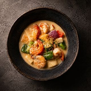 Langostinos Salteados con Curry Verde “Kaeng Khiao Wan”