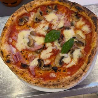 Pizza Prosciutto E Funghi