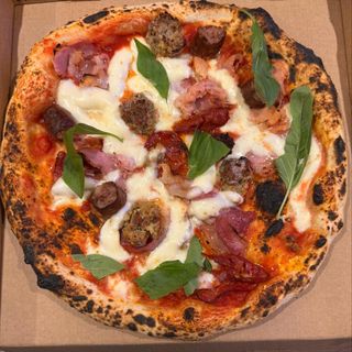 Pizza B52