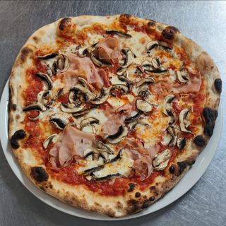 Prosciutto e funghi