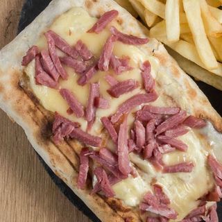 Taco mixto gratinado