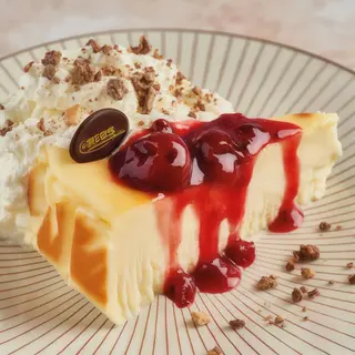 CREAMY DREAMY CHEESECAKE