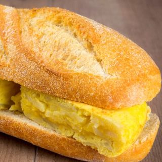 Bocadillo tortilla patatas