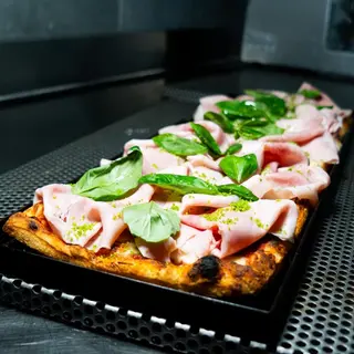 Pizza in Teglia Jamón 20x60cm (2-3PAX)