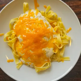 34-  Pasta 3 quesos