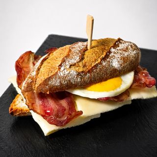 Pincho De Bacon, Huevo Y Queso (1 Ud.)