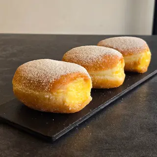 Bomba De Crema Pastelera