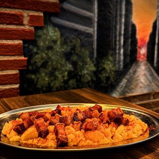 Torreznos Con Patatas Revolconas (Ración)