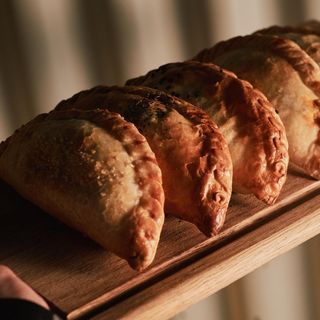 Empanada De Cebolla y Queso