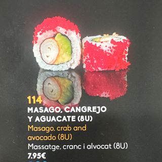 Uramaki De Masago Con Cangrejo Y Aguacate