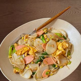 Pasta de arroz con gambas