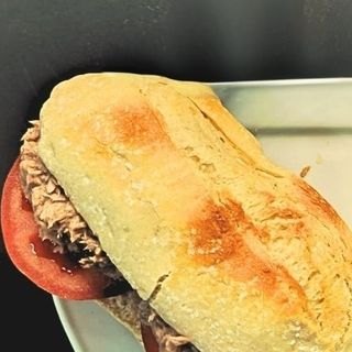 Bocadillo Atún Y Tomate