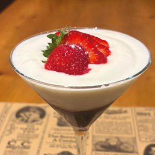Crema de Yogur Natural Con Frutos Rojos